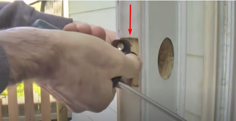 pull out the cylinder housing